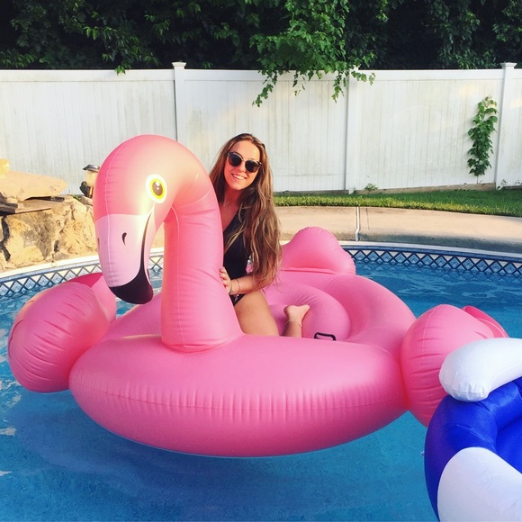 Meet your Posher, Emily - Picture 1 of 2